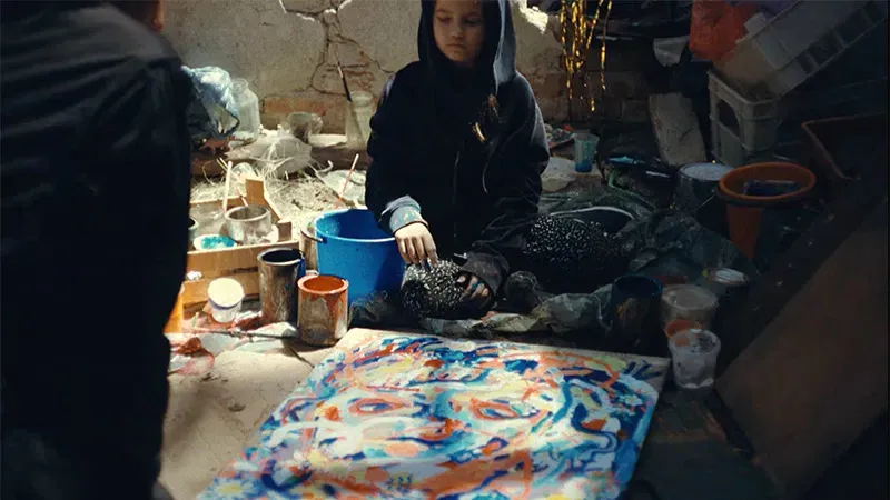 New Film About a Viral Finger Painting Prodigy Skewers the Art World’s Cruel Optimism